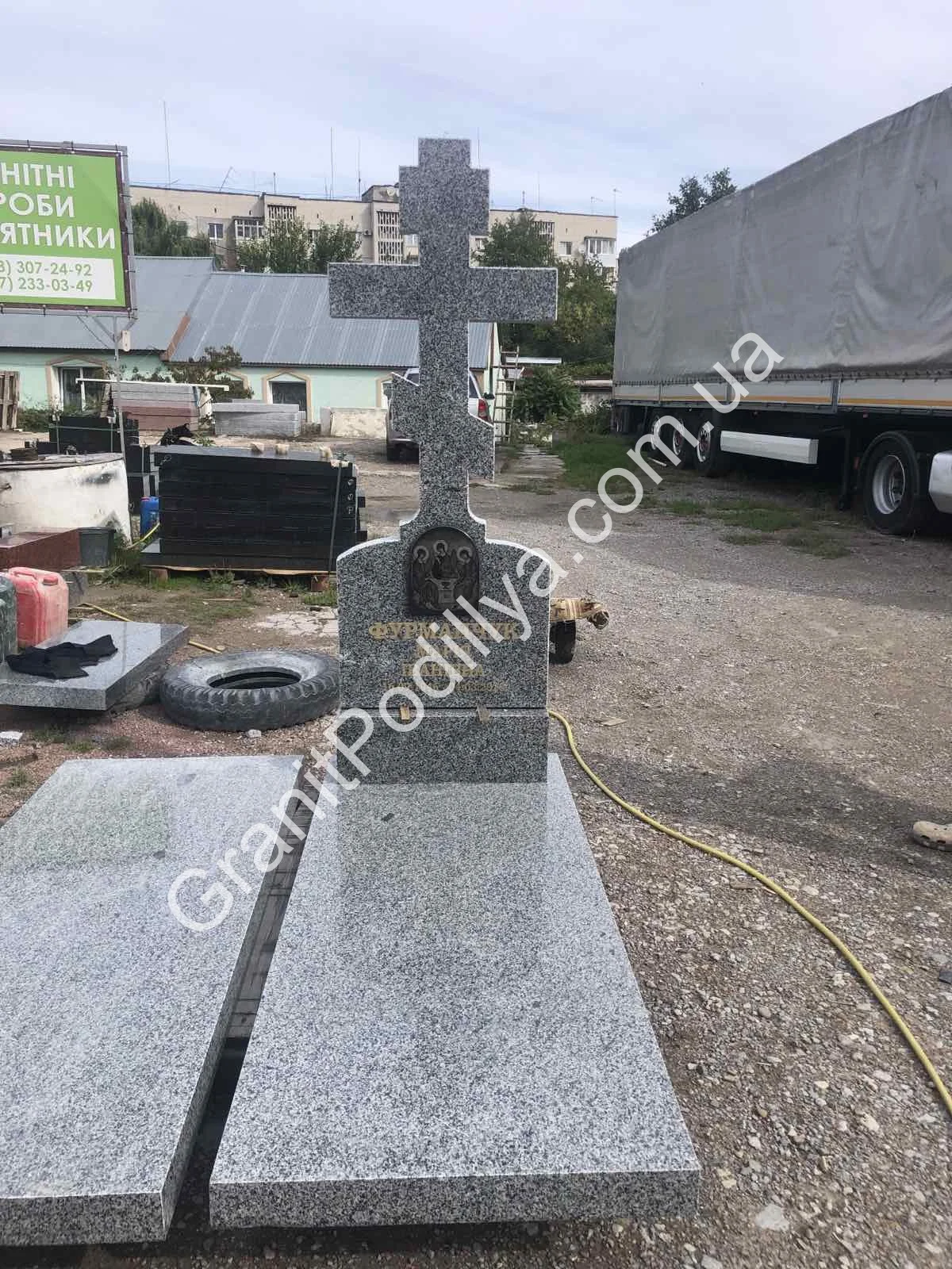 Подвійний пам'ятник з граніту - Кам'янець-Подільський | GranitPodillya